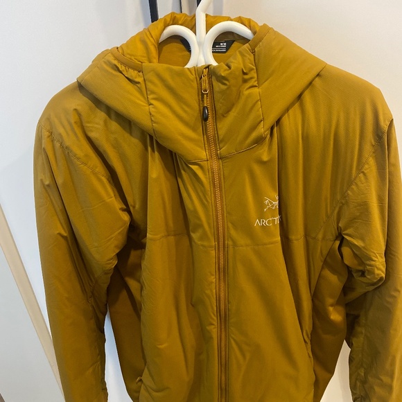 Arc'teryx Other - Arc’teryx atom LT GOLD brand new size M arcteryx